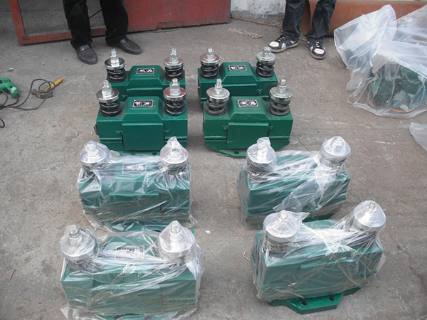 電磁倉(cāng)壁振動(dòng)器